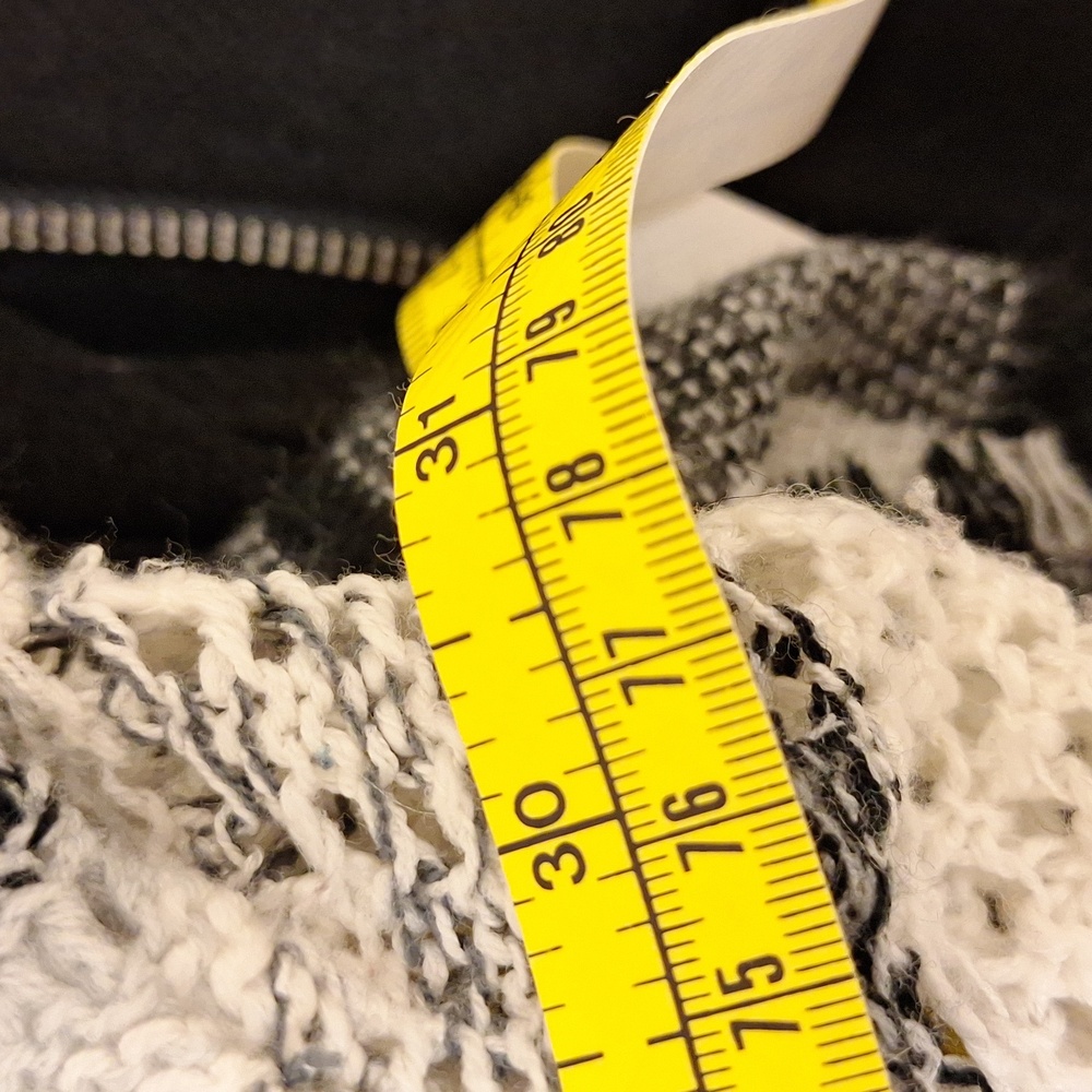 Absolutely Famous Monochrome Knit Cardigan - Picture 5 of 5